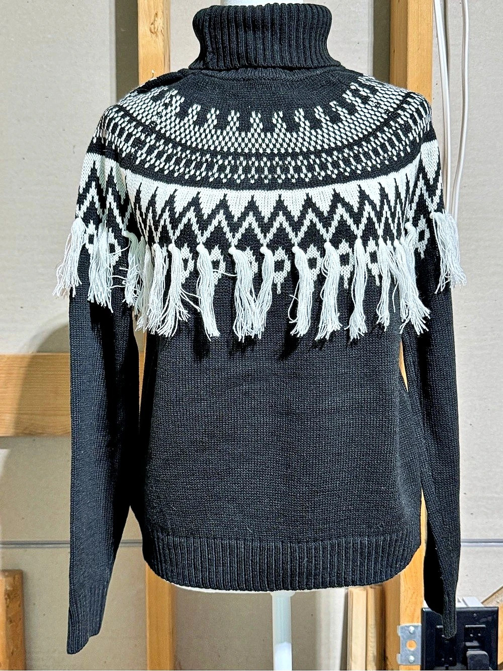 Cato Black & White Fringe Turtleneck Sweater Size Medium NWT - Picture 1 of 7